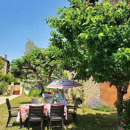Maison 20 Min Du Centre De Paris Holiday home *